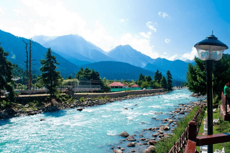 famous tourist spots of jammu and kashmir