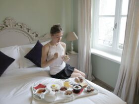 gategroup and KLM announce strategic partnership for the future of KLM Catering Services - Photo by Andrea Piacquadio on Pexels