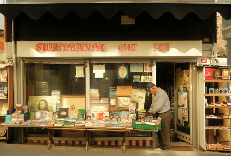 Book Lovers, These Towns Were Made for You - Photo by Muhammed Fatih Beki on Pexels