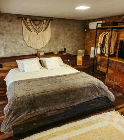 9 Airbnbs That Once Belonged to Legends Like Frank Sinatra, Elizabeth Taylor, and Jane Austen - Photo by Jonathan Borba on Pexels