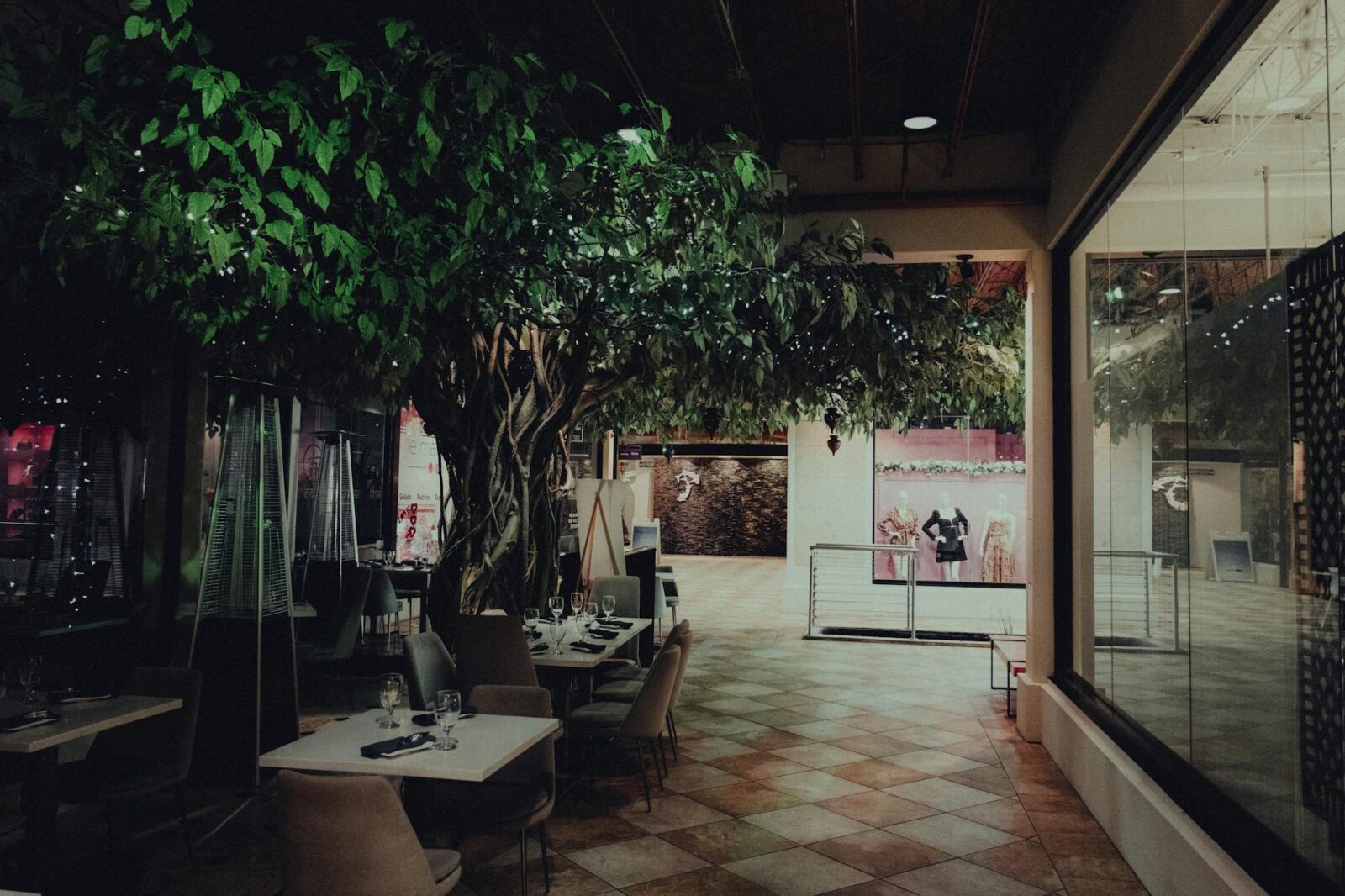 Louisville Has a Charm All It Own - Photo by Connor Scott McManus on Pexels