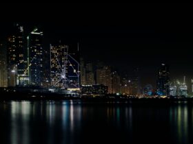 Dubai Throws Hotels a Lifeline as Iran War Devastates Tourism - Photo by Aleksandar Pasaric on Pexels