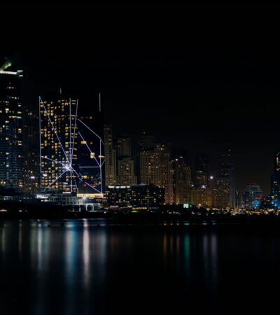 Dubai Throws Hotels a Lifeline as Iran War Devastates Tourism - Photo by Aleksandar Pasaric on Pexels