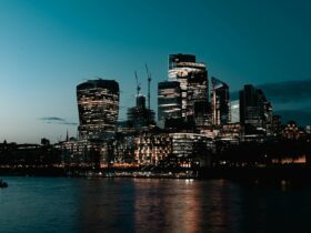 cheap flights london - Photo by Mario Spencer on Pexels