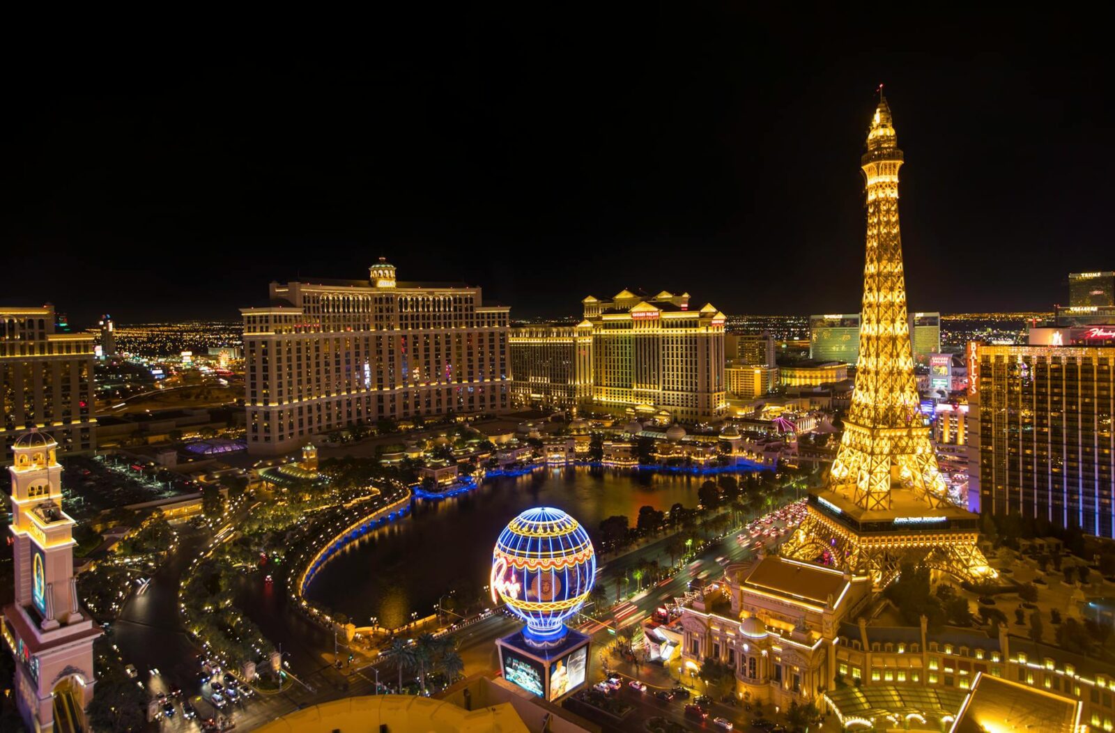best hotels in vegas - Photo by Stephen Leonardi on Pexels