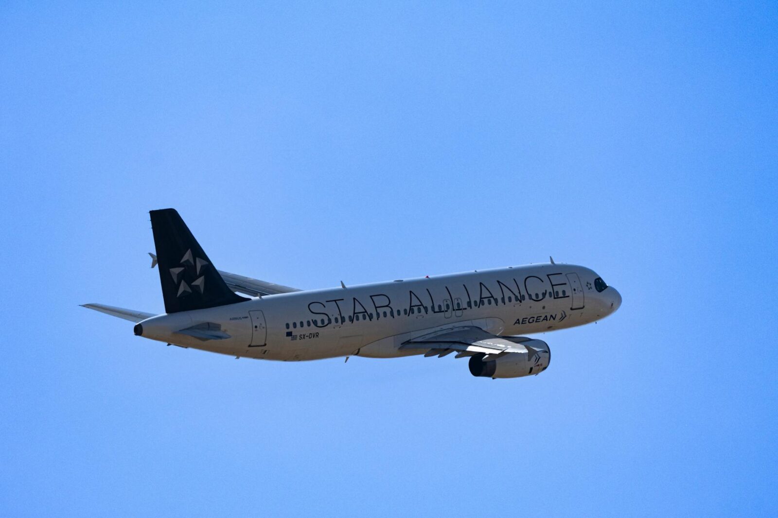 American and Alaska in Talks Over a Revenue-Sharing Partnership - Photo by Andrew Cutajar on Pexels