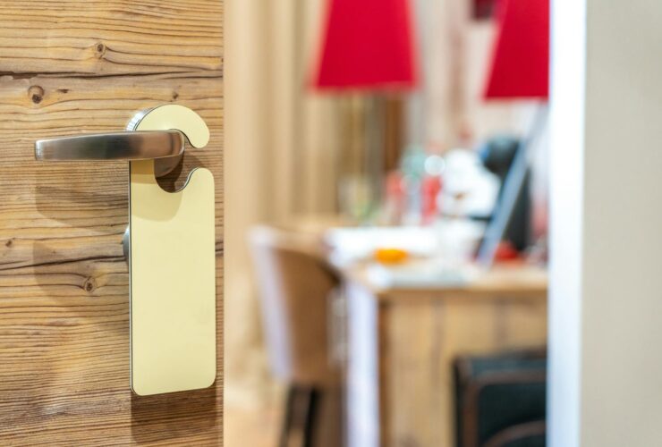 Google dramatically expands usefulness of its new hotel price tracking tool - Photo by Maria Kray on Pexels