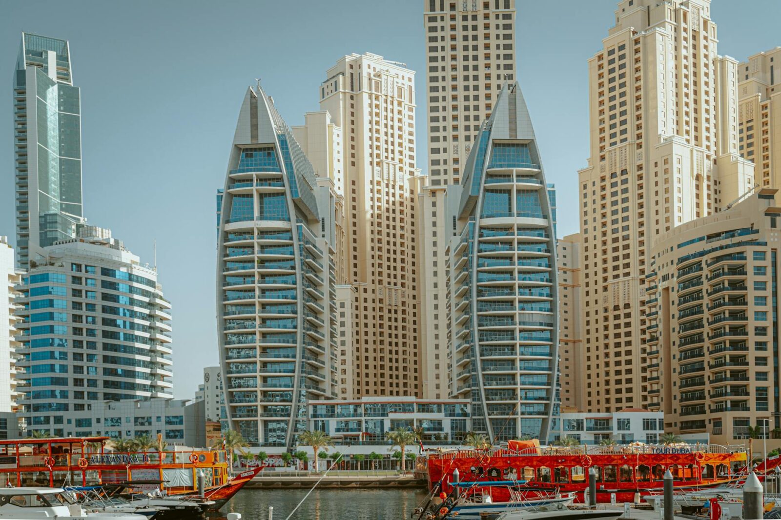 dubai golden visa digital platform - Photo by Denys Gromov on Pexels