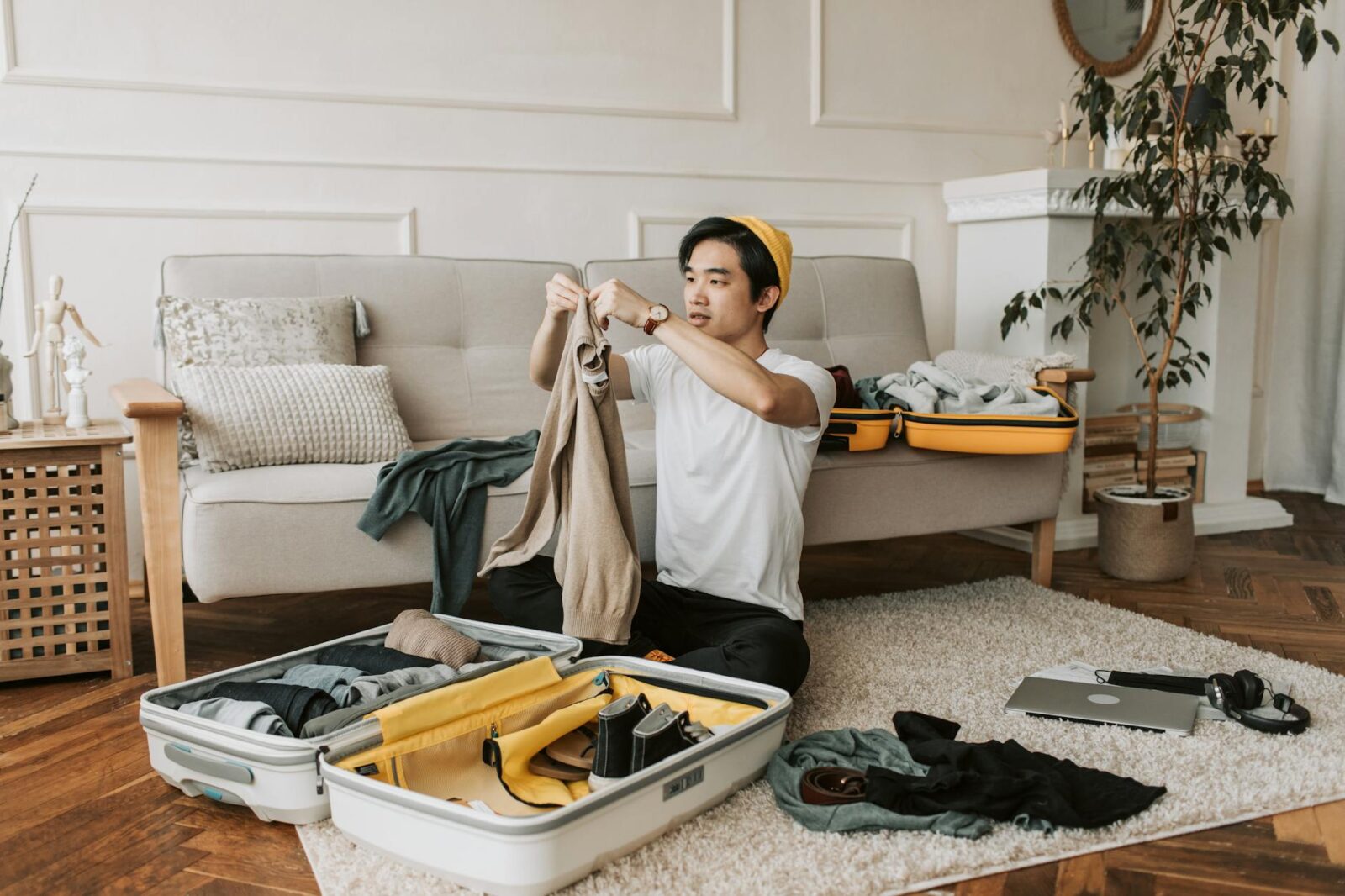 How to Pack for a 2 Week Trip in a Carry On Only — Updated Guide - Photo by Vlada Karpovich on Pexels