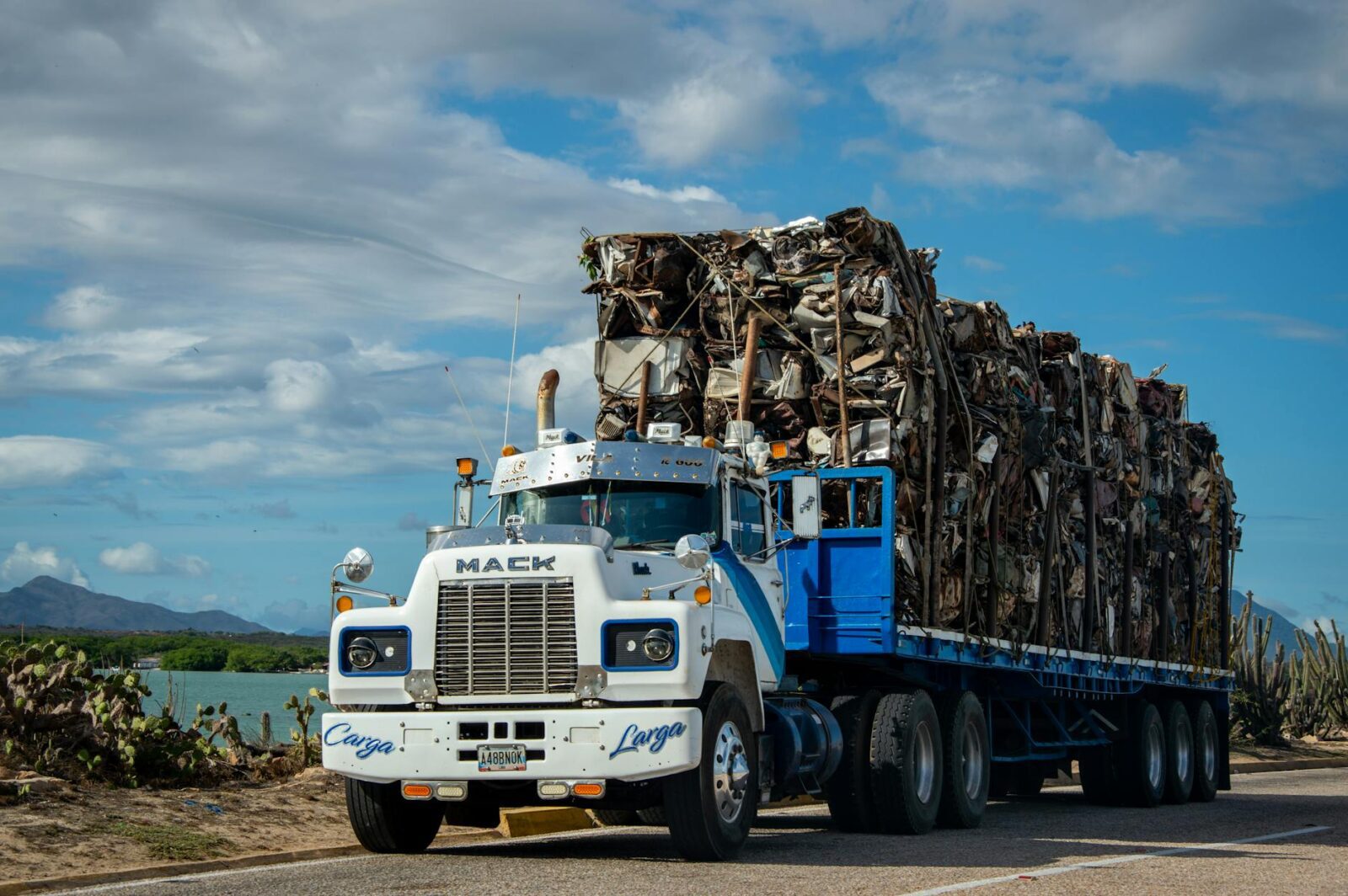 Major clean-up begins at notorious Kidlington waste site - Photo by Vika Glitter on Pexels
