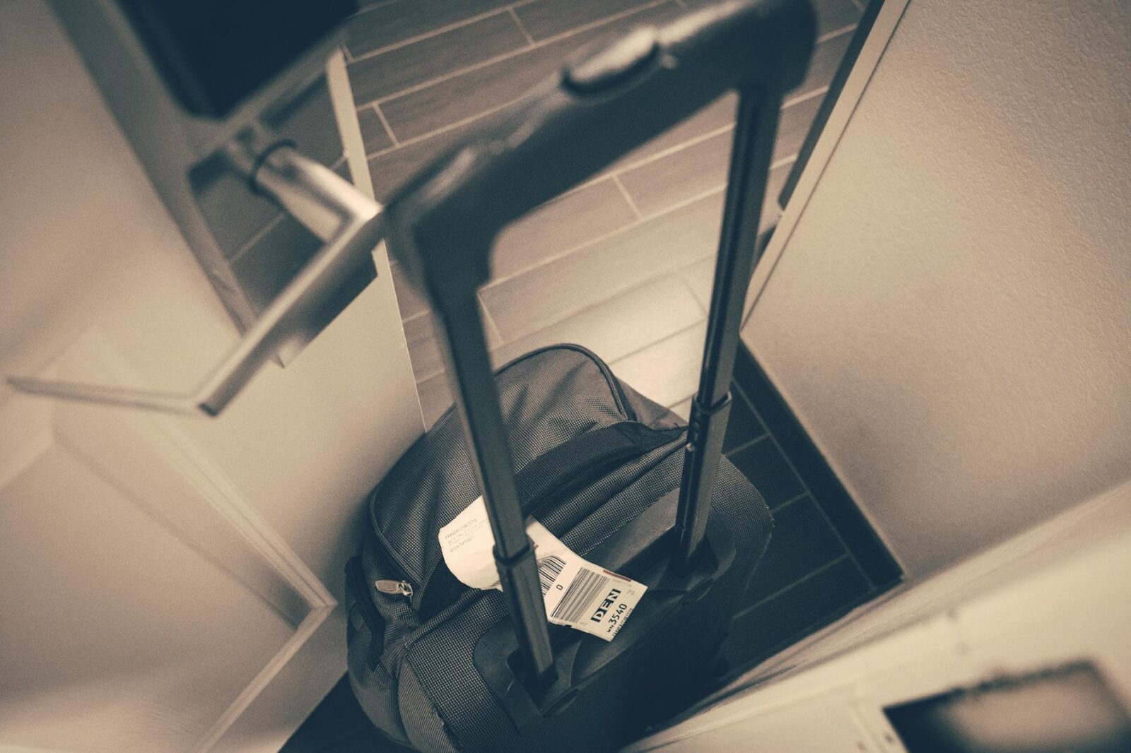 These Editor-Tested Travel Toiletry Bottles Are TSA-Approved and Leakproof - Photo by Chris F on Pexels