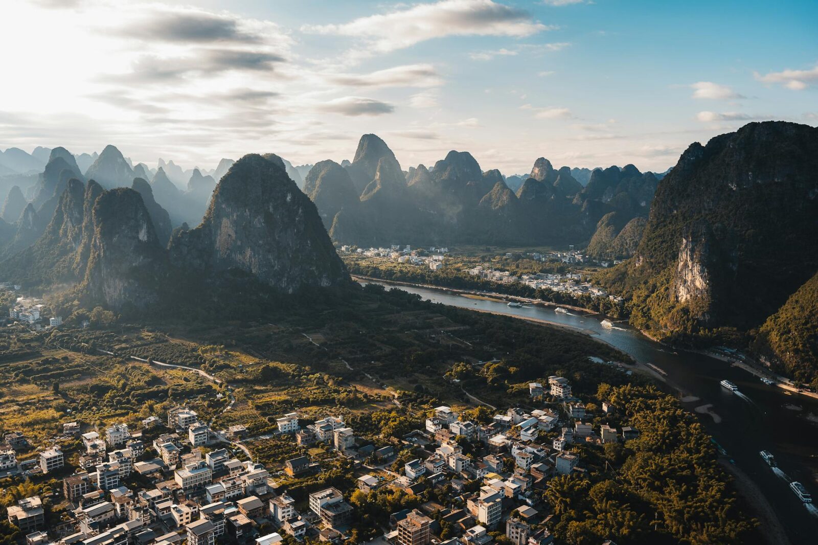 The Ultimate Guide to Exploring Morocco Beyond Marrakech - Photo by Willian Justen de Vasconcellos on Pexels