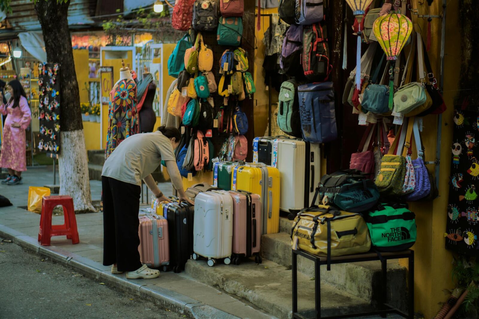 Budget Travel Hacks How to Travel the World on $50 a Day - Photo by Kishan Kumar on Pexels