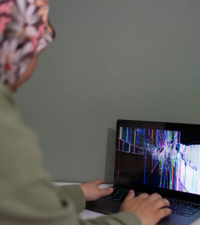 yahoo down - Photo by Beyzanur K. on Pexels