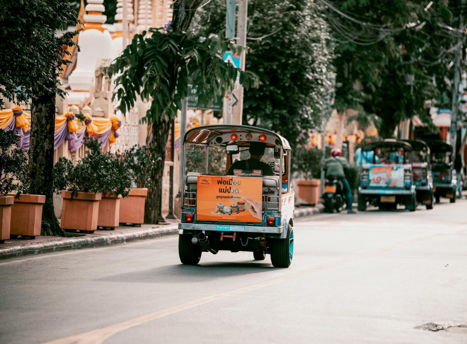 Hotels and Airlines vs. NerdWallet and Reddit: Who’s Winning in AI Visibility - Photo by Optical Chemist on Pexels