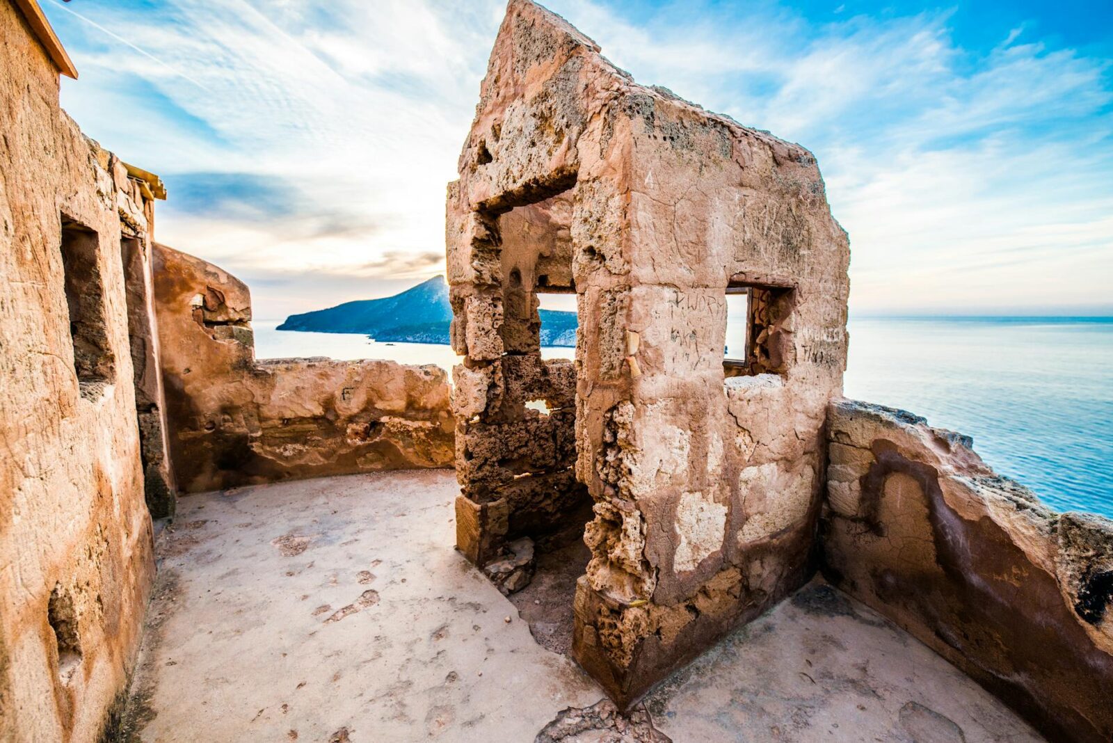 Overrated Tourist Traps and Where to Go Instead — Updated Guide - Photo by ArtHouse Studio on Pexels