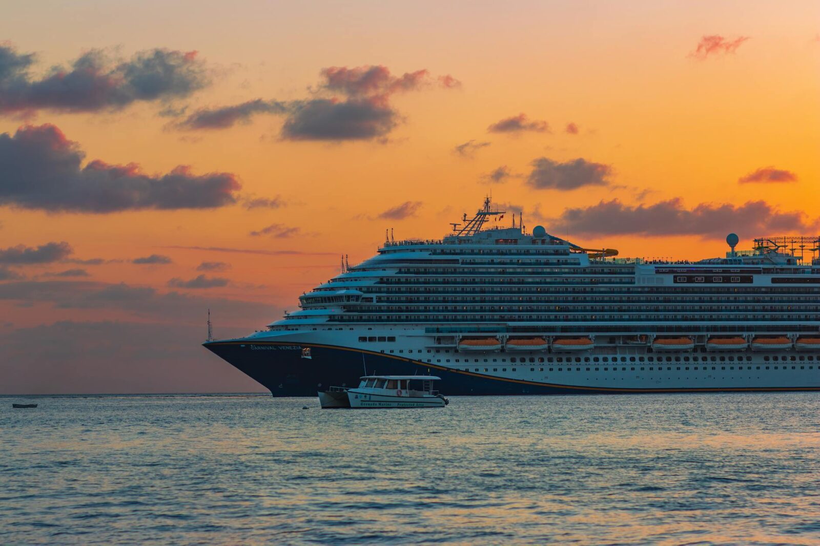 cruises - Photo by G.isle px. on Pexels
