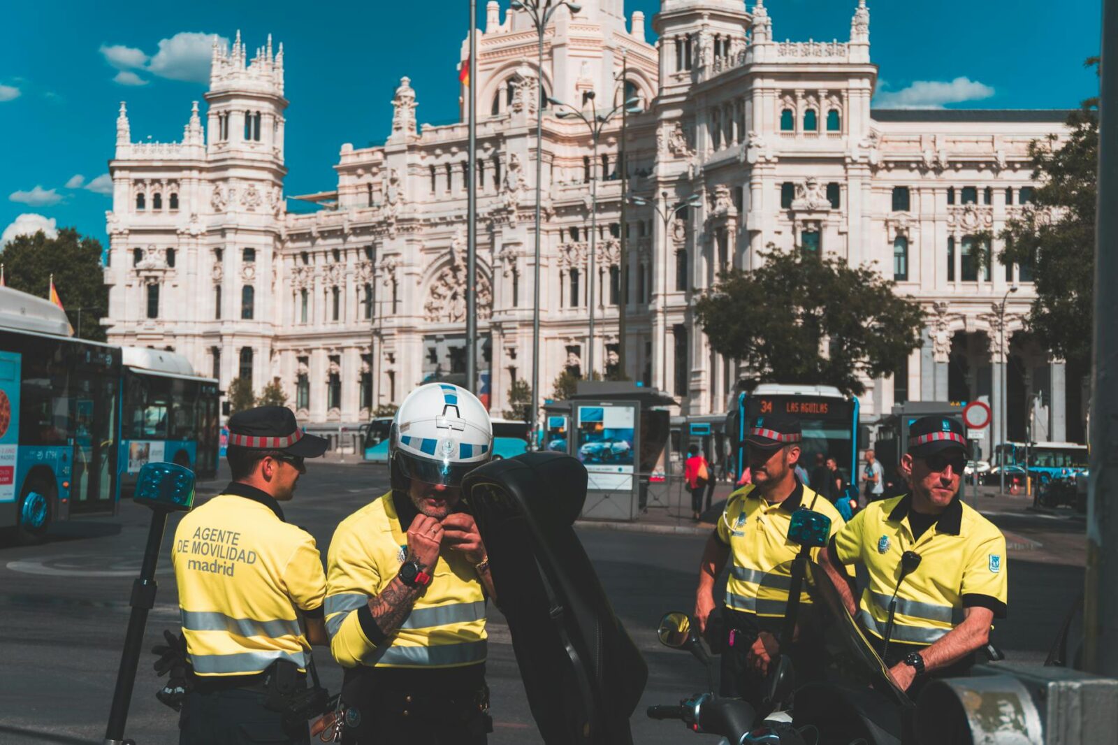 Asylum and immigration – briefing note - Photo by Nicolas Postiglioni on Pexels