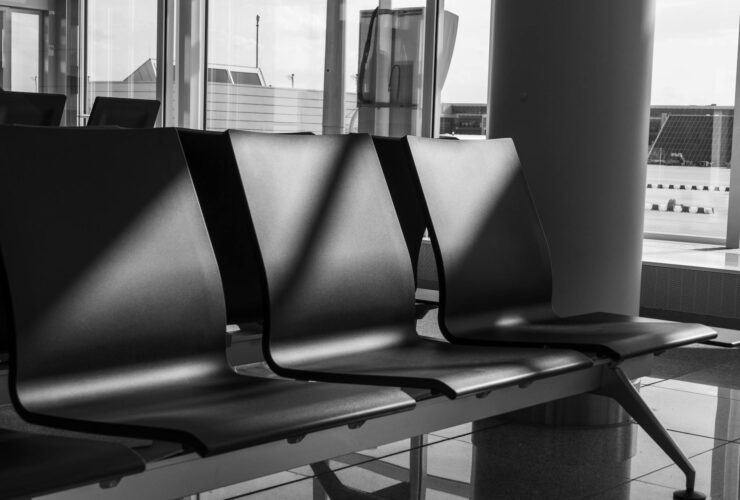 Best Travel Credit Cards for Free Airport Lounge Access 2026 - Photo by Surdu Horia on Pexels