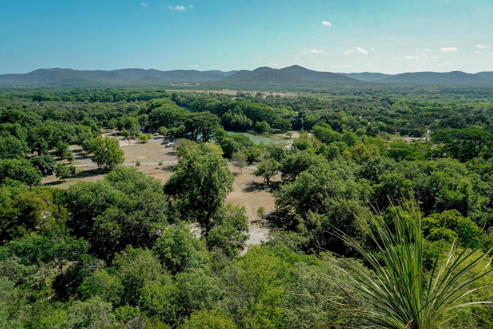 best hotels in texas hill country - Photo by Eddie O. on Pexels