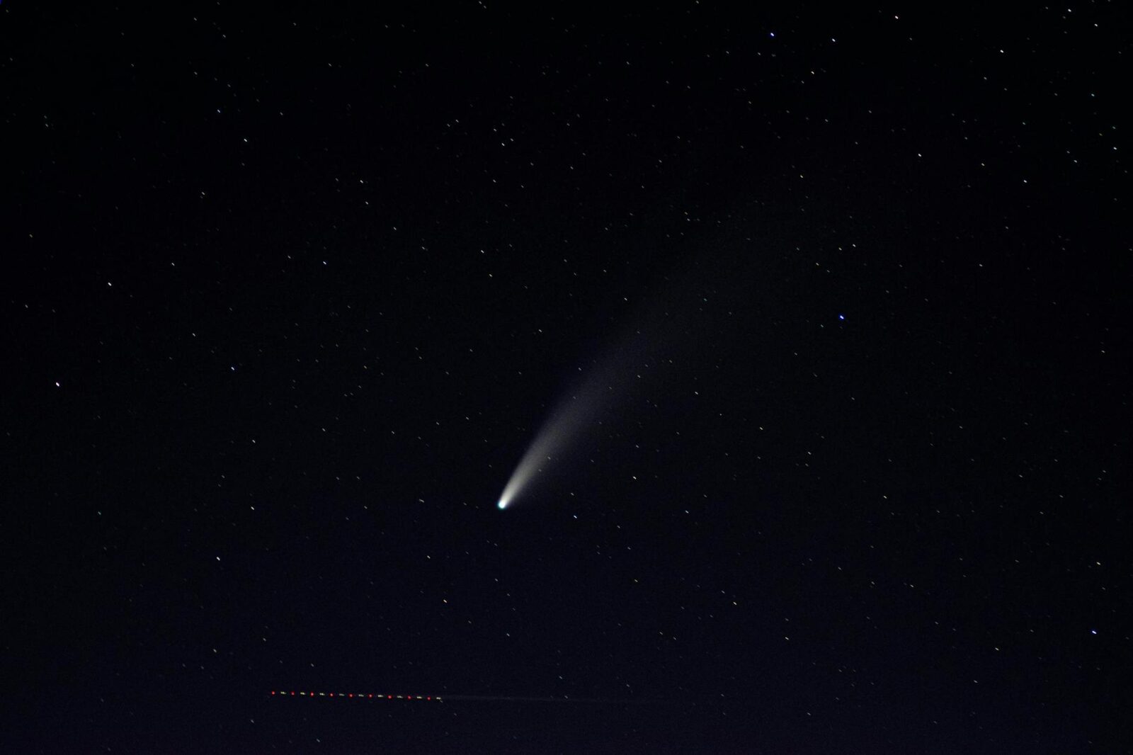 A New 'Great Comet' Could Light Up the Night Sky This Month—Here’s How to See It - Photo by Alberto Calleja on Pexels