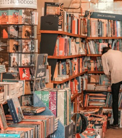 How I Travel: Emma Straub Has a Favorite Bookstore in Every City - Photo by GirlvsGlobe86 on Pexels