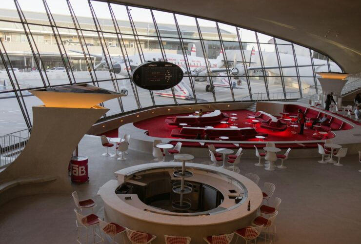 This major East Coast hub may be home to the hottest airport lounge battle - Photo by Josh Withers on Pexels