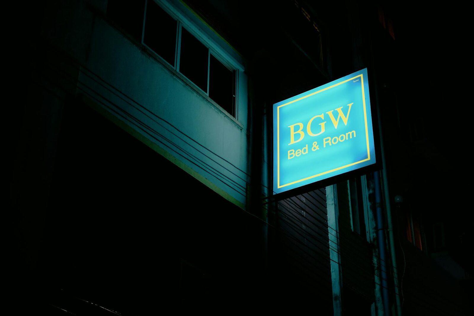 Same Place, New Name. IHG, Marriott, and Hyatt Eye Conversions for Midscale Growth - Photo by Phong Vo on Pexels