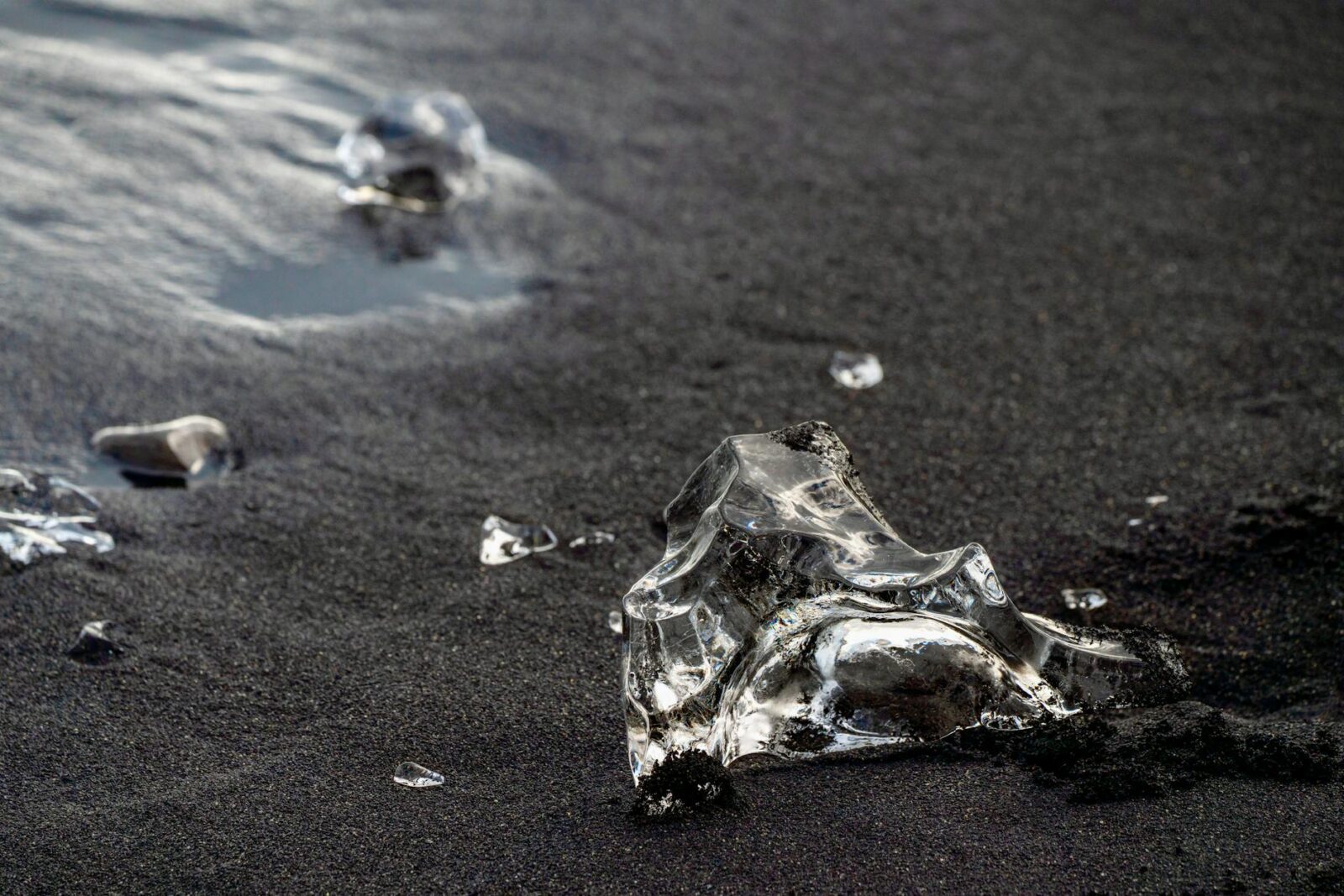 10 Unique Countries Without Land Borders You Should Know About - Photo by Susanne Jutzeler, suju-foto on Pexels