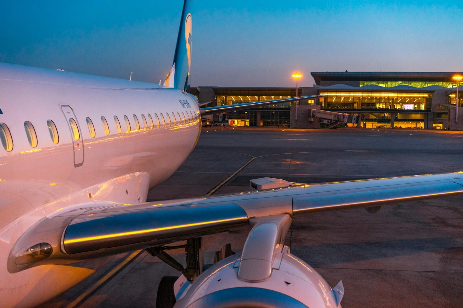 How to Find Cheap Flights the Complete Strategy Guide — Updated Guide - Photo by Atlantic Ambience on Pexels