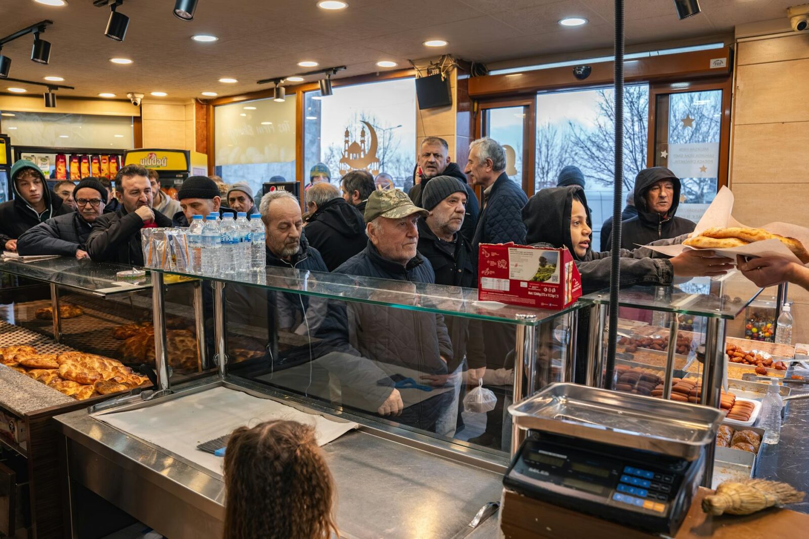 Where Was The Drama Filmed? A Look at the Boston Locations for the Unconventional Rom-Com - Photo by Yasin Onuş on Pexels