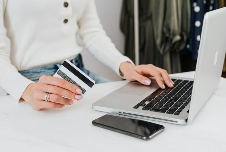 American Express Saw Strong Luxury Spending in Q1, Airline Softness in April - Photo by www.kaboompics.com on Pexels