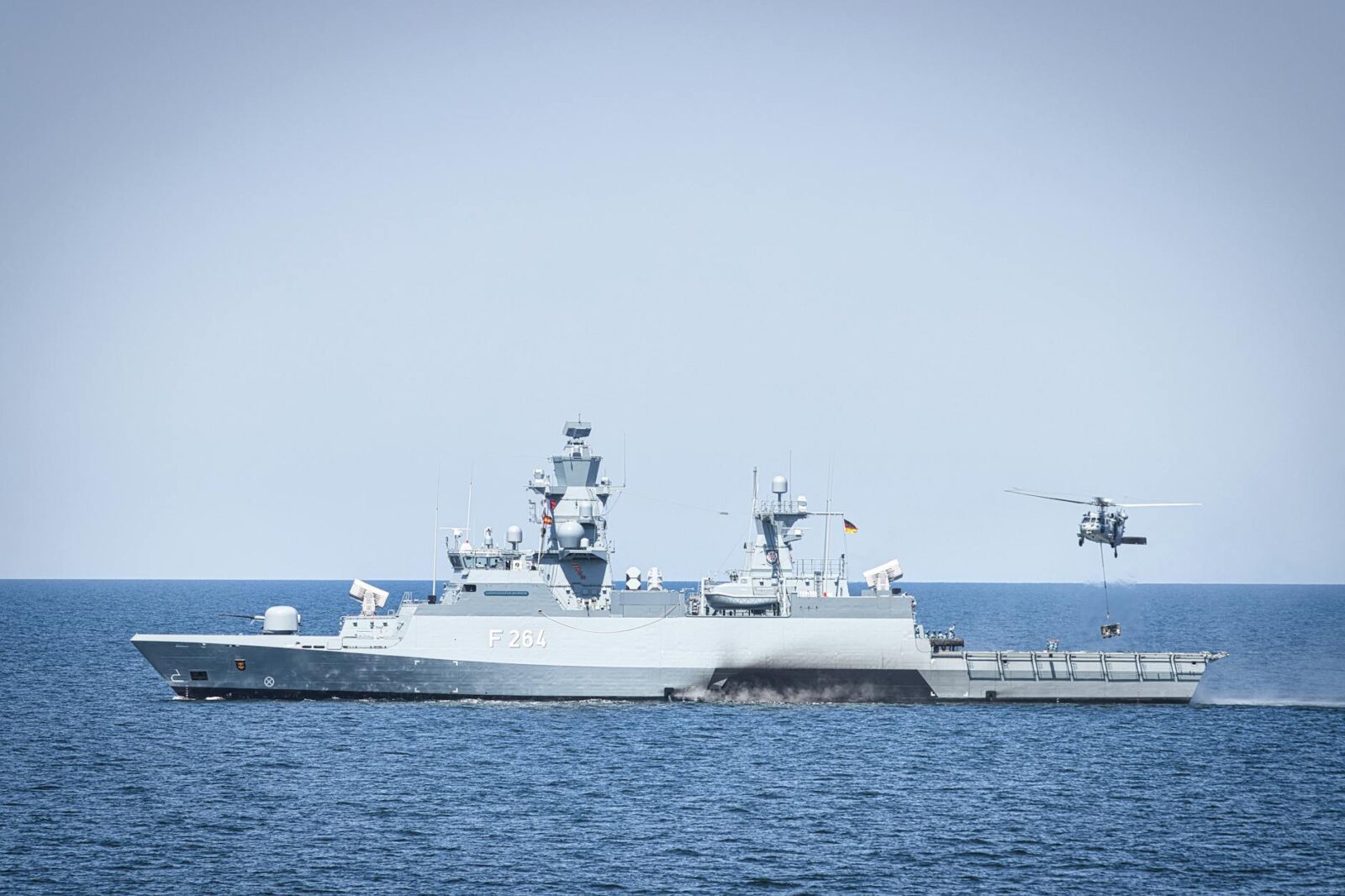 Joint Statement by President Macron and Prime Minister Starmer, Co-chairs of the International Summit on the Strait of Hormuz: 17 April 2026 - Photo by Germannavyphotograph on Pexels