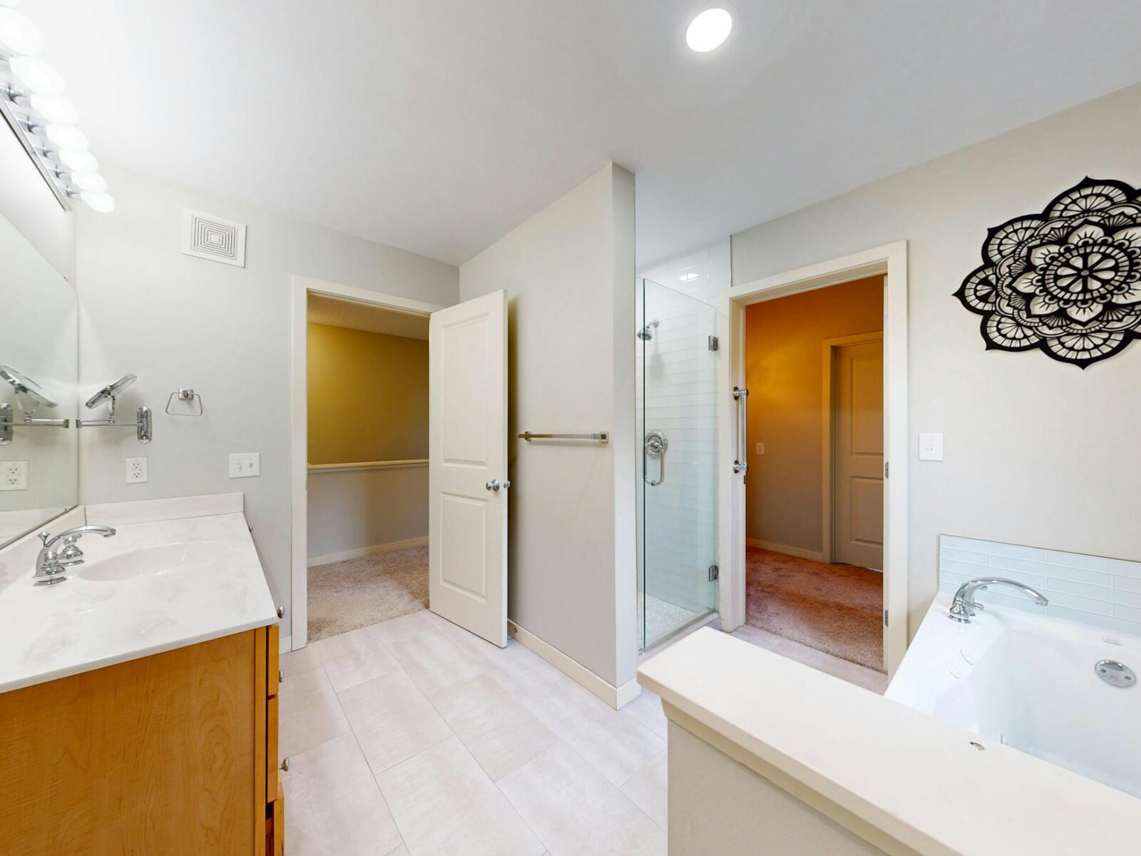 Emirates Is Working on Private Bathrooms as Airlines Race to Reinvent First Class - Photo by Peter  Vang on Pexels