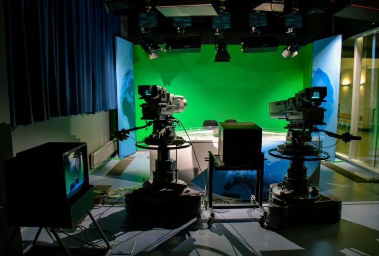 rich eisen - Photo by SHAHBAZ ZAMAN on Pexels