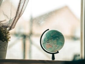 travel warning - Photo by Omar Ramadan on Pexels