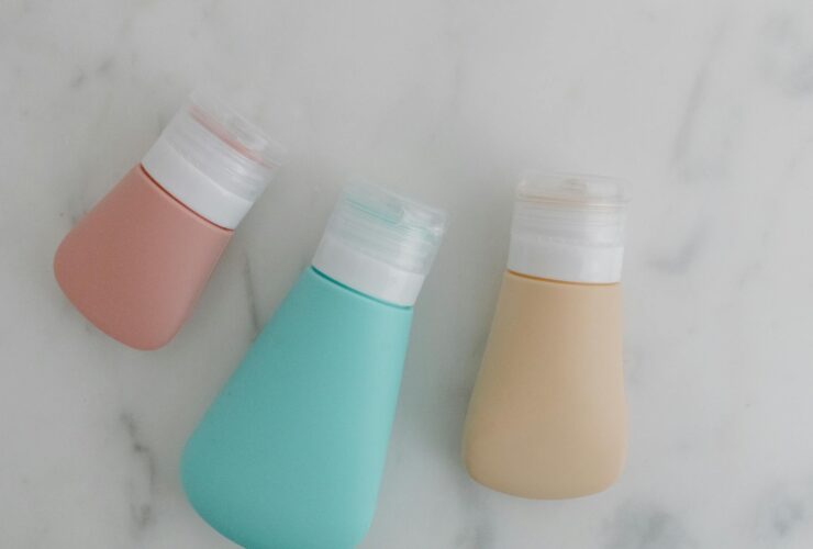These Editor-Tested Travel Toiletry Bottles Are TSA-Approved and Leakproof - Photo by Tara Winstead on Pexels