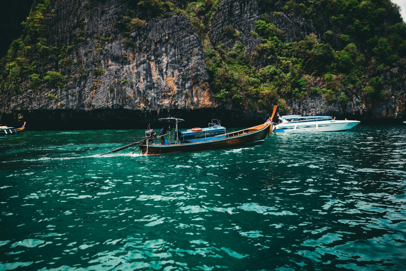 Best Time to Visit Thailand Region by Region Guide - Photo by Ali Kazal on Pexels
