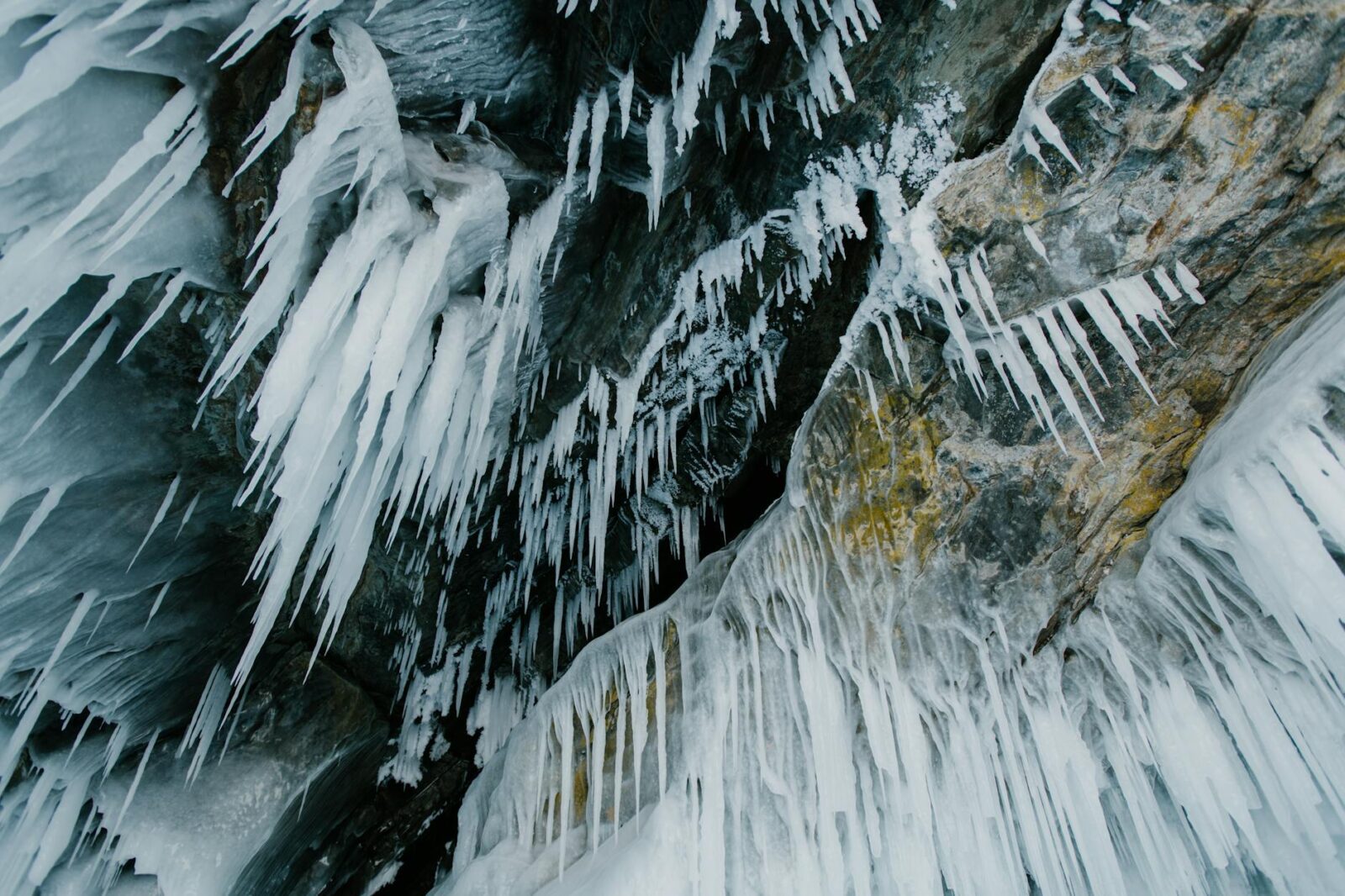 Iceland in Winter Northern Lights Road Trips and Hot Springs — Updated Guide - Photo by Julia Volk on Pexels