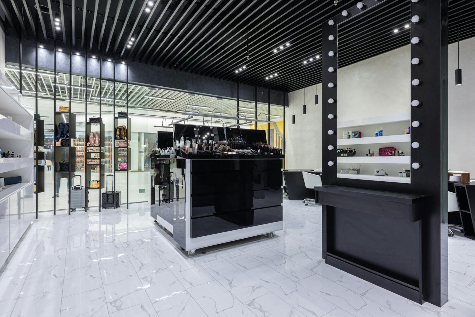 Luxury Retail’s Hospitality Problem Isn’t a Training Problem - Photo by Max Vakhtbovych on Pexels