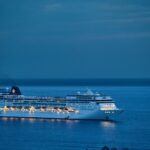 last minute cruise - Photo by Xavier Messina on Pexels