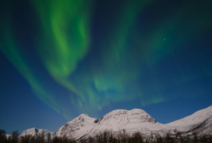Iceland in Winter Northern Lights Road Trips and Hot Springs — Updated Guide - Photo by Stan Platt-Jones on Pexels