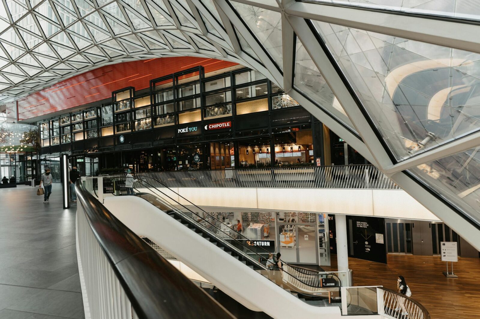 Luxury Retail’s Hospitality Problem Isn’t a Training Problem - Photo by Masood Aslami on Pexels