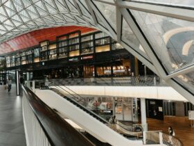 Luxury Retail’s Hospitality Problem Isn’t a Training Problem - Photo by Masood Aslami on Pexels