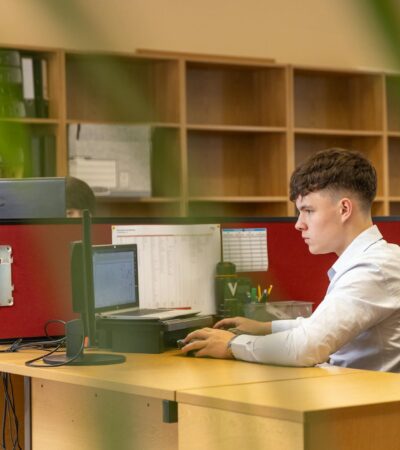 Employment lifeline for young people across the country as Government offers 300,000 new work experience and training placements - Photo by ThisIsEngineering on Pexels