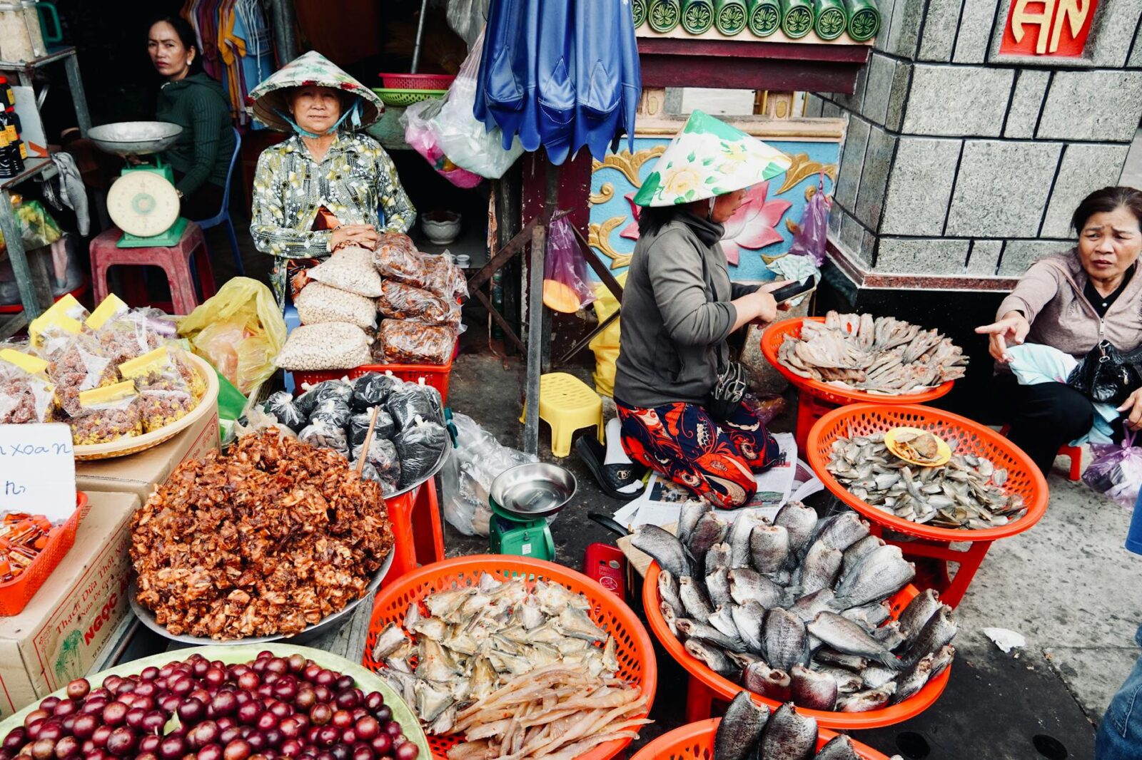 Overrated Tourist Traps and Where to Go Instead - Photo by Tuan Vy on Pexels