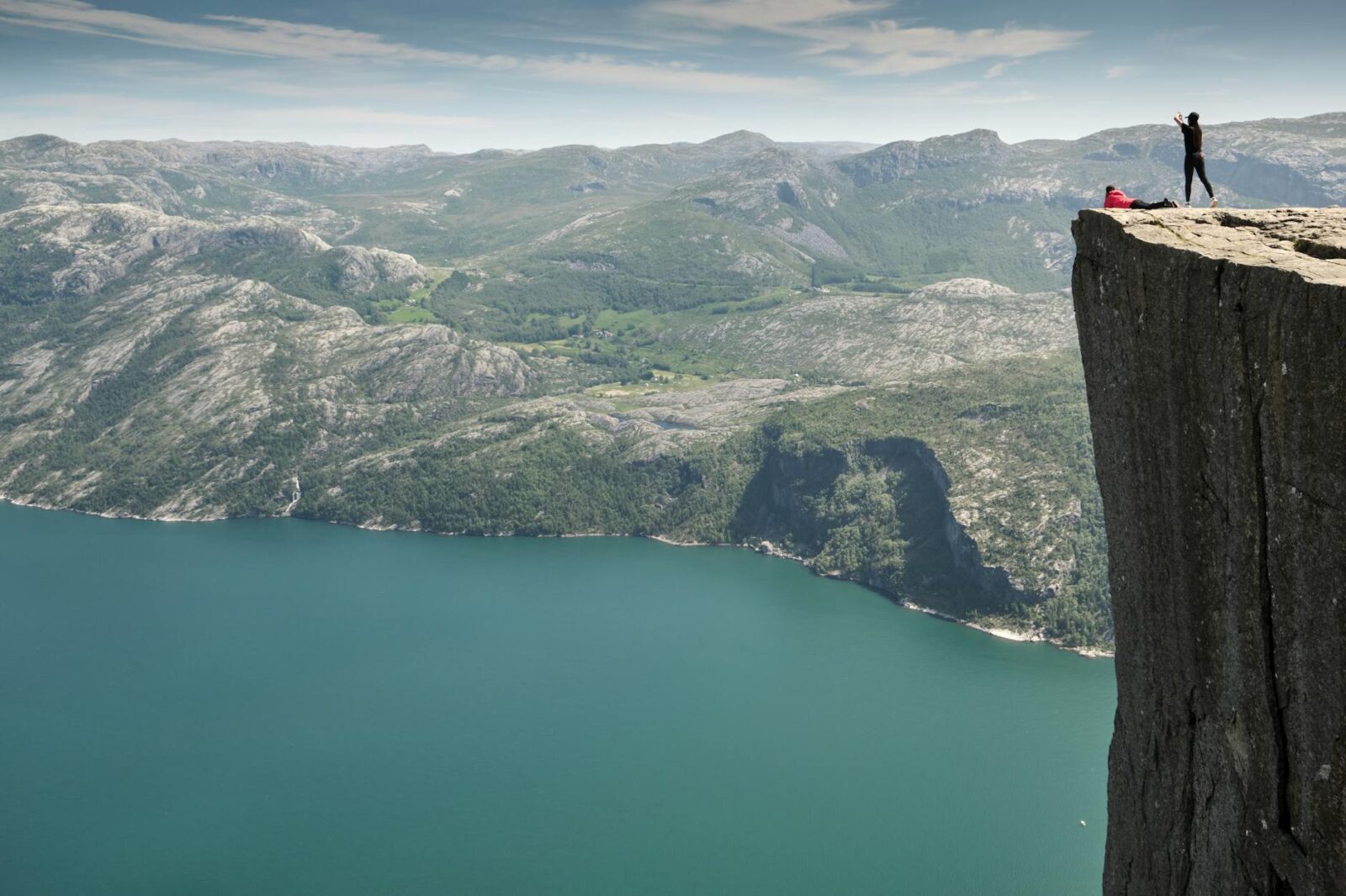 Most Dangerous Tourist Destinations and Safer Alternatives - Photo by Barnabas Davoti on Pexels