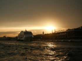 cruises - Photo by Burak Arlı on Pexels