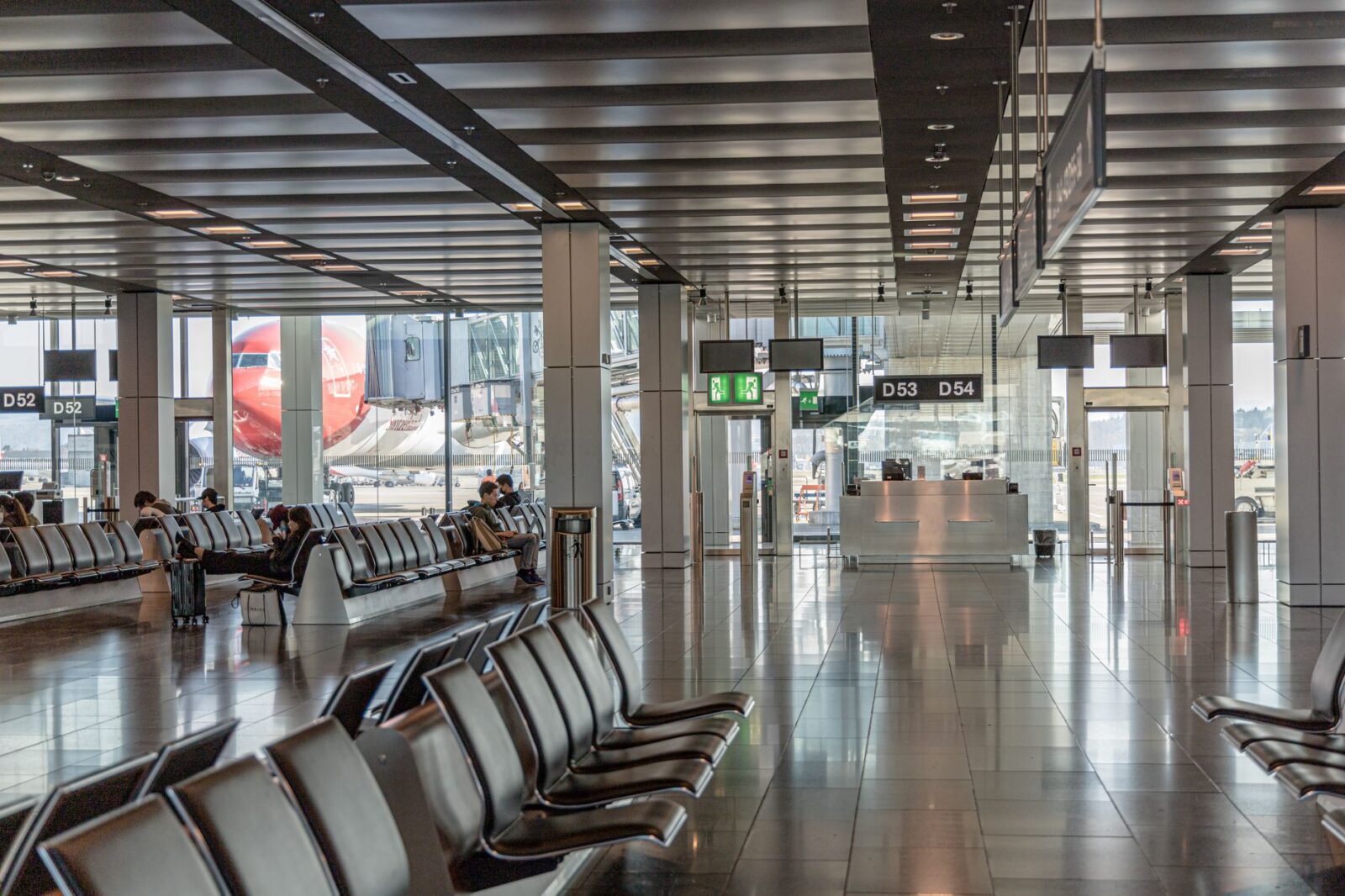 Southwest Moves Toward Latest Reinvention: Long-Haul International and Lounges - Photo by Tiago Alvar on Pexels