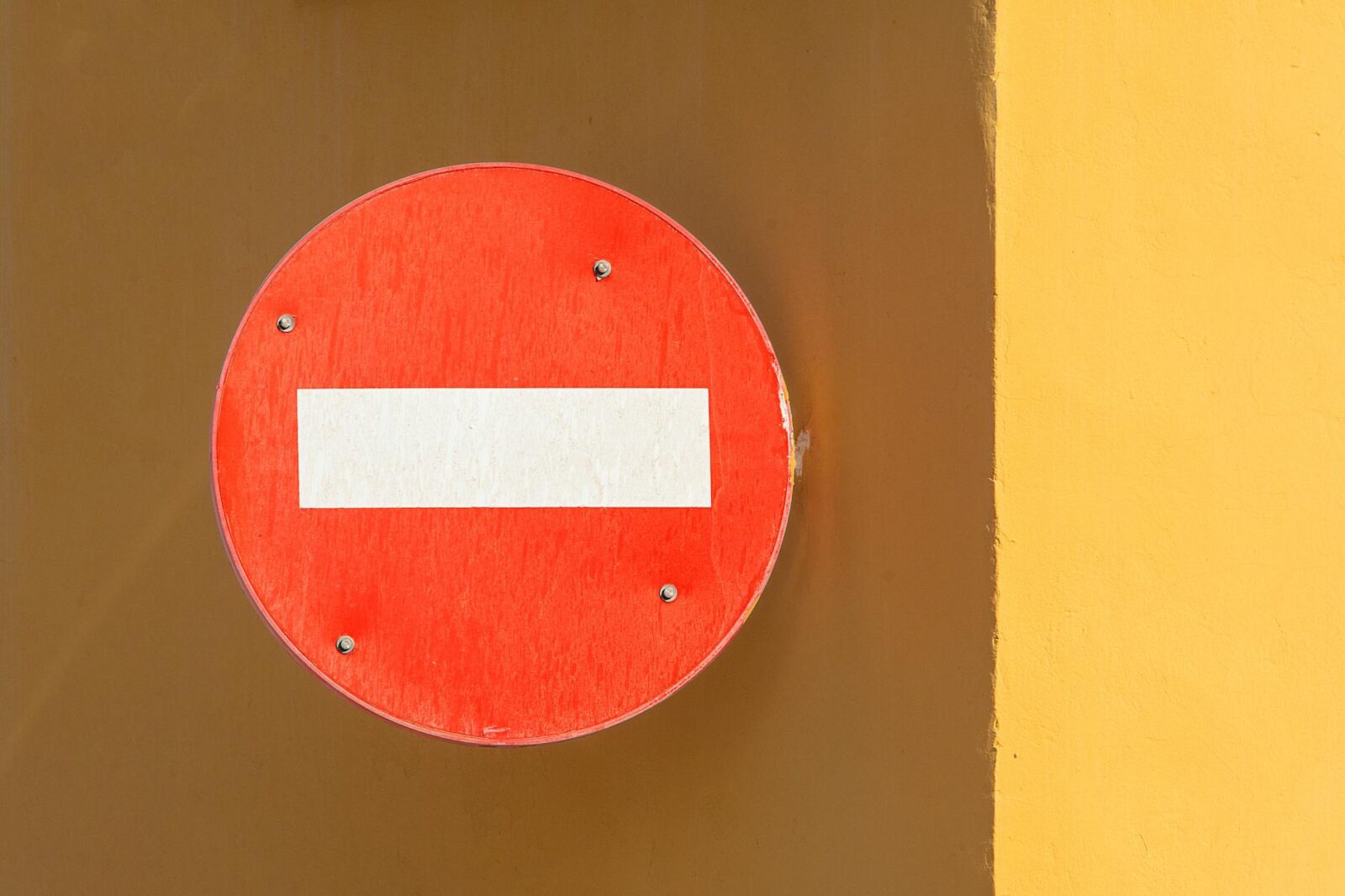 us travel advisory - Photo by Jan van der Wolf on Pexels